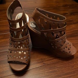 Madden girl wedges